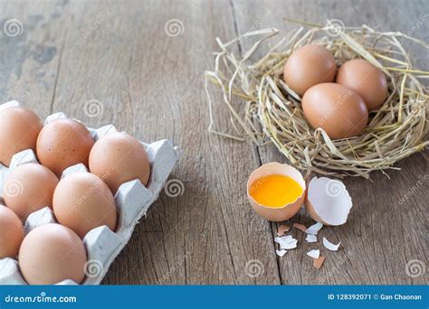 Brown eggs in carton box. stock image. Image of breakfast - 128392071