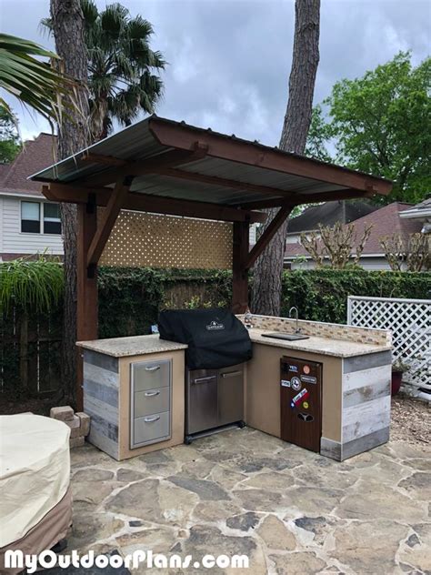 DIY 2 Post Pergola - Outdoor Kitchen | Outdoor kitchen patio, Outdoor barbeque, Outdoor pergola