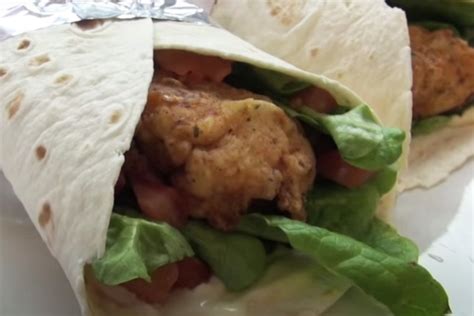 Bloke shows how to make a KFC Chicken Twister wrap at home and it’s so easy