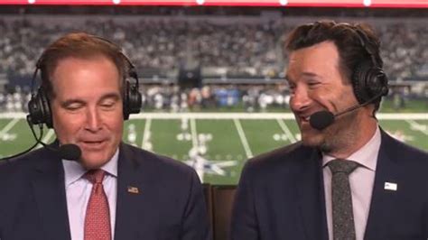 Tony Romo wears beaming smile on CBS live game broadcast after Dolly ...