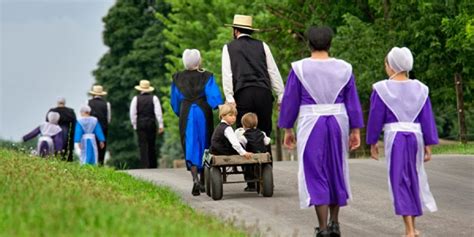 Amish Country in Lancaster, PA Amish Country Ohio, Amish Family, Amish Pennsylvania, Simple ...