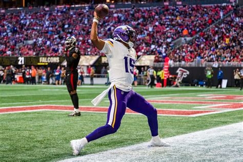 Joshua Dobbs rallies Vikings days after trade to beat Falcons 31-28 - The Globe and Mail