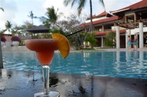 Holiday Inn Resort, Baruna, Bali | Cocktails by the pool at … | Flickr