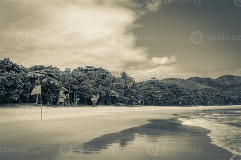 Praia Lopes Mendes beach on tropical island Ilha Grande Brazil. 15233127 Stock Photo at Vecteezy