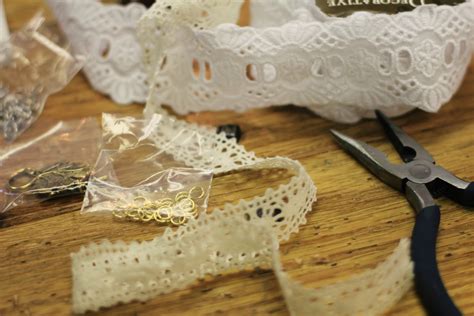 sassafras: lovely lace bracelets :: diy