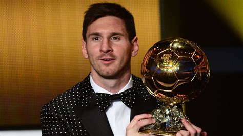 VIDEO. Lionel Messi élu Ballon d'or pour la 4e fois consécutive, un record