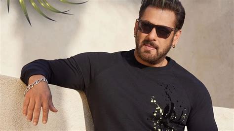 Treat for Salman Khan fans on ‘Bhaijaan’s birthday; Being Human Clothing announces special offer ...
