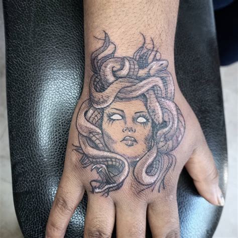 Aggregate more than 68 angry medusa tattoo best - in.cdgdbentre