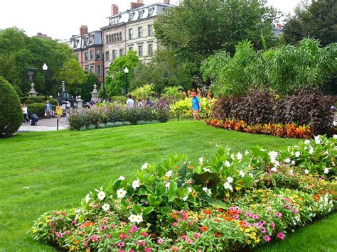 Boston Public Garden: Spectacular Flower Gardens, Swan Boats - The ...