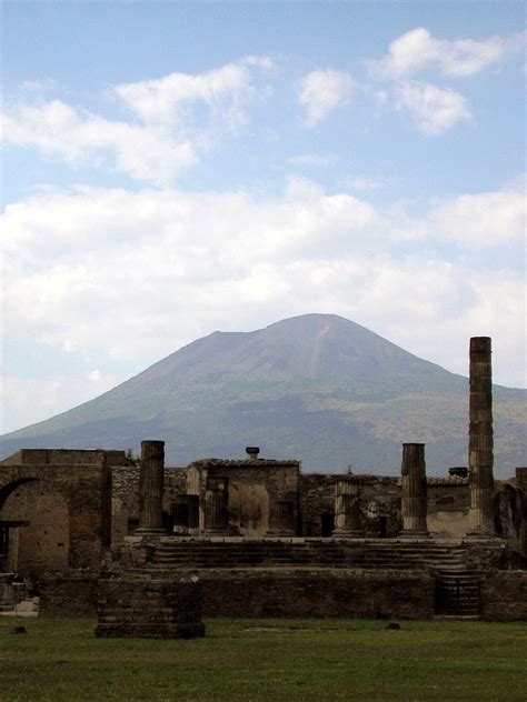 Pompey with Mt. Vesuvius in background | Pompeii was a wonde… | Flickr