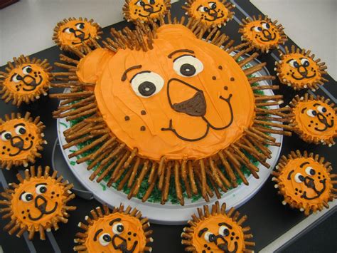 Lion cake....rooaaaaar! | Lion birthday cake, Lion cakes, Lion birthday