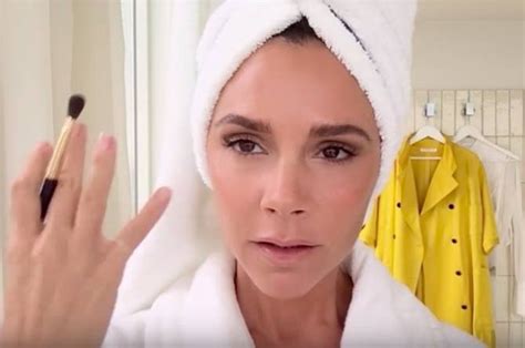 No Makeup Makeup: Victoria Beckham Shows us 5 Easy Tricks