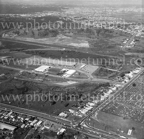 Aerial view of Sandgate Road and cemetery, Newcastle, NSW, 1974. (2) - Photo Time Tunnel
