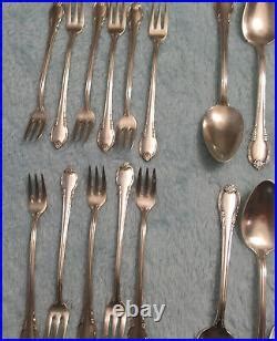 1847 Rogers Bros Remembrance Silver Plate Flatware 82 piece Silverware ...