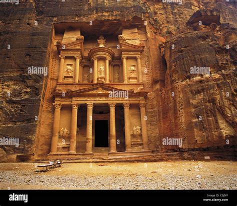 El deir hi-res stock photography and images - Alamy