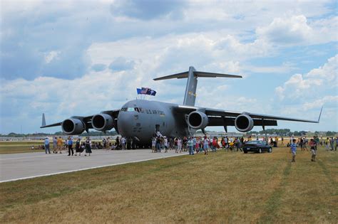 C-17A Globemaster III Walk Around Page 1