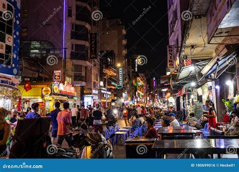 Nightlife of the City of Saigon in Vietnam Editorial Photo - Image of urban, street: 180699016