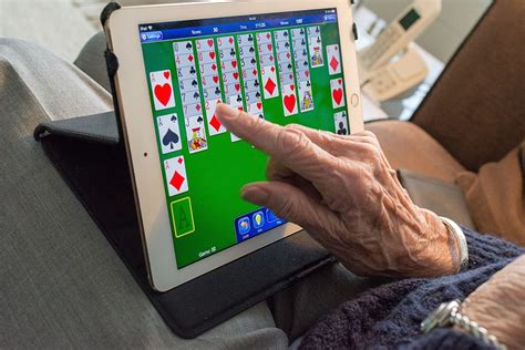 person, playing, solitaire, white, ipad, computer, technology, laptop, people, adult | Pxfuel