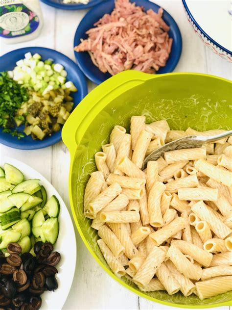 Easy Ranch Pasta Salad - Our BEST Pasta Salad Recipe! - Daisies & Pie