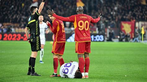 Lukaku Sent Off As Nine-Man Roma Draw With Fiorentina | Football News