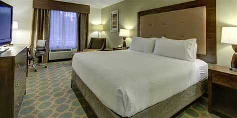 Virginia Hotels in Emporia with Indoor Pool | Holiday Inn Express & Suites Emporia