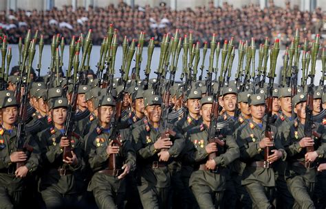 North Korean soldiers with 20mm rifle grenade-equipped Type 68 assault rifles [2935x1890] : r ...