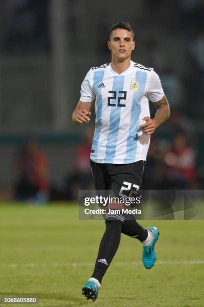 Erik Lamela Argentina Photos and Premium High Res Pictures - Getty Images