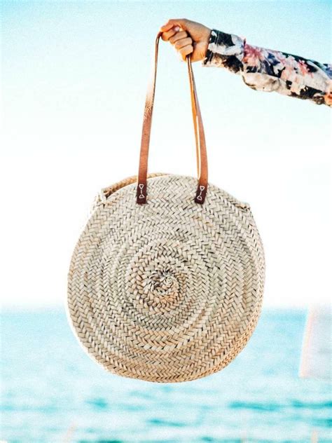 Round Straw Bag with Leather Straps | Etsy | Round straw bag, Straw bag ...