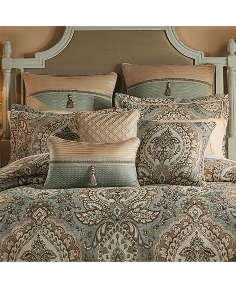 Croscill CLOSEOUT! Rea 4-Pc. Queen Comforter Set & Reviews - Comforters ...