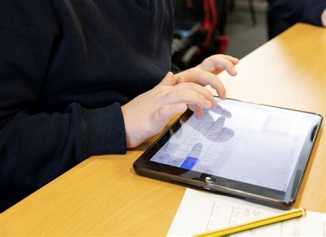 5 Effective Ways to use Tablets in Schools - Room 12