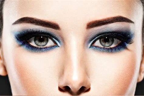 11 Magical Makeup Ideas for Women with Big Eyes – SheIdeas