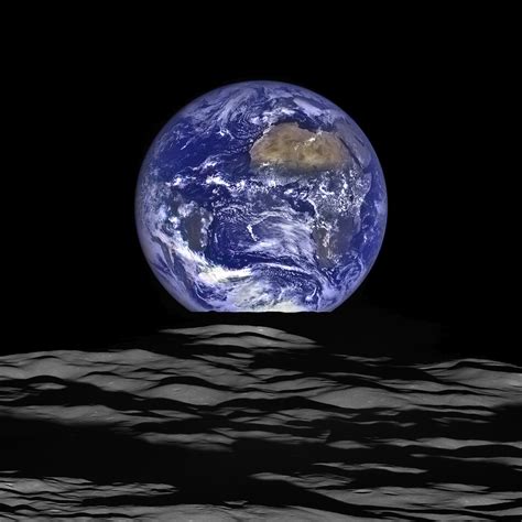 NASA Releases New High-Resolution Earthrise Image | NASA's L… | Flickr