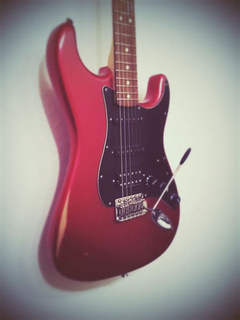 Fotos gratis : guitarra acustica, rojo, rosado, guitarra eléctrica, instrumento musical, de ...