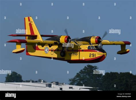 CANADAIR CL-215 WATER BOMBER USED FOR FIGHTING FIRES Stock Photo - Alamy