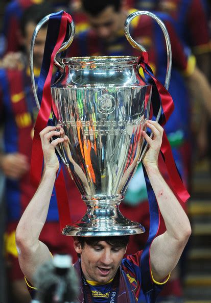 Barcelona Return Home Victorious With Champions League Trophy (Lionel ...