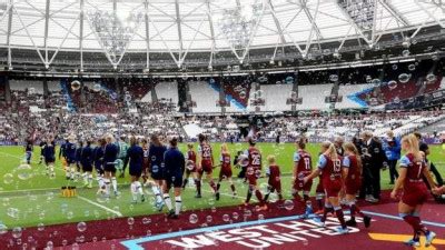 London Stadium 'not a big deal' for West Ham women | Pixstory