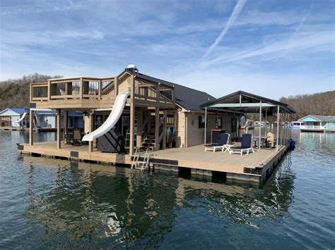 Flat Hollow Marina on Norris Lake, Tennessee - Floating House - Eagles ...