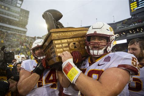 Photos: Iowa football vs. Iowa State - Cy-Hawk game - The Daily Iowan