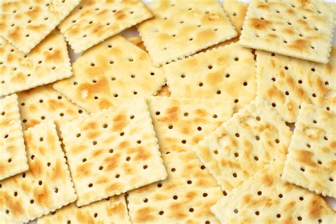 How to choose crackers - Healthy Food Guide