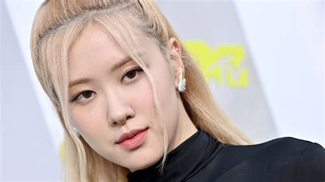 BLACKPINK's Rosé Debuted New Two-Tone Hair | Teen Vogue