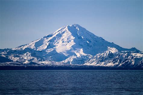 Redoubt Volcano, Alaska - WorldAtlas