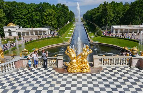 St. Petersburg: The Fountains at the Summer Palace of Peter the Great - BoomerVoice