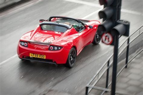 Tesla to offer Roadster battery upgrade