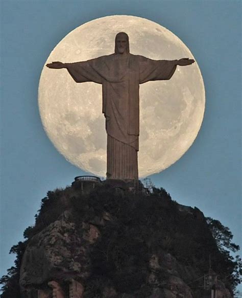 GLOBE IN THE BLOG: Christ The Redeemer, Rio De Jeneiro, Brazil