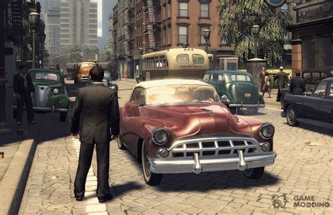 The beta version of the bespoke suit, striped for Mafia II