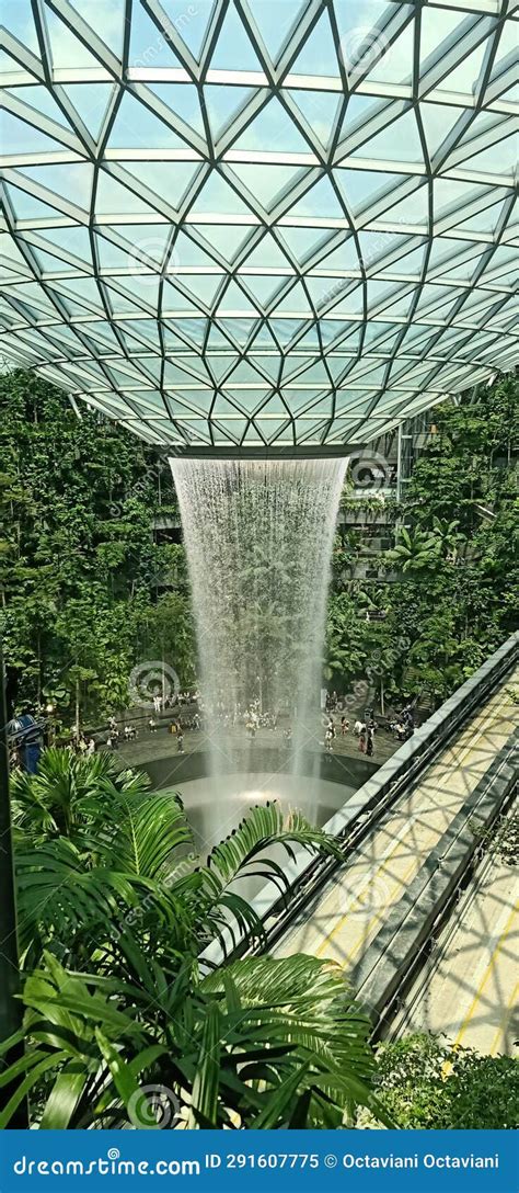 The Jewel Waterfall Singapore Changi Airport Editorial Image - Image of ...