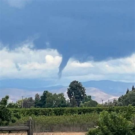 Was there a funnel cloud near the Fresno CA area Thursday? | Fresno Bee