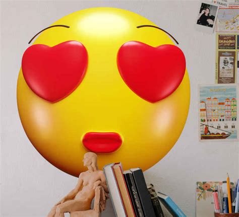 Emoji with red lipstick wallpaper decal - TenStickers