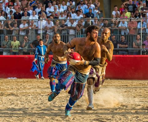 Calcio storico fiorentino, tradizione e quartieri - Destination Florence