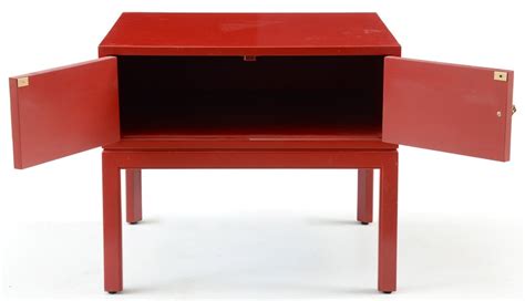 Red Lacquered Asian Style End Table | EBTH